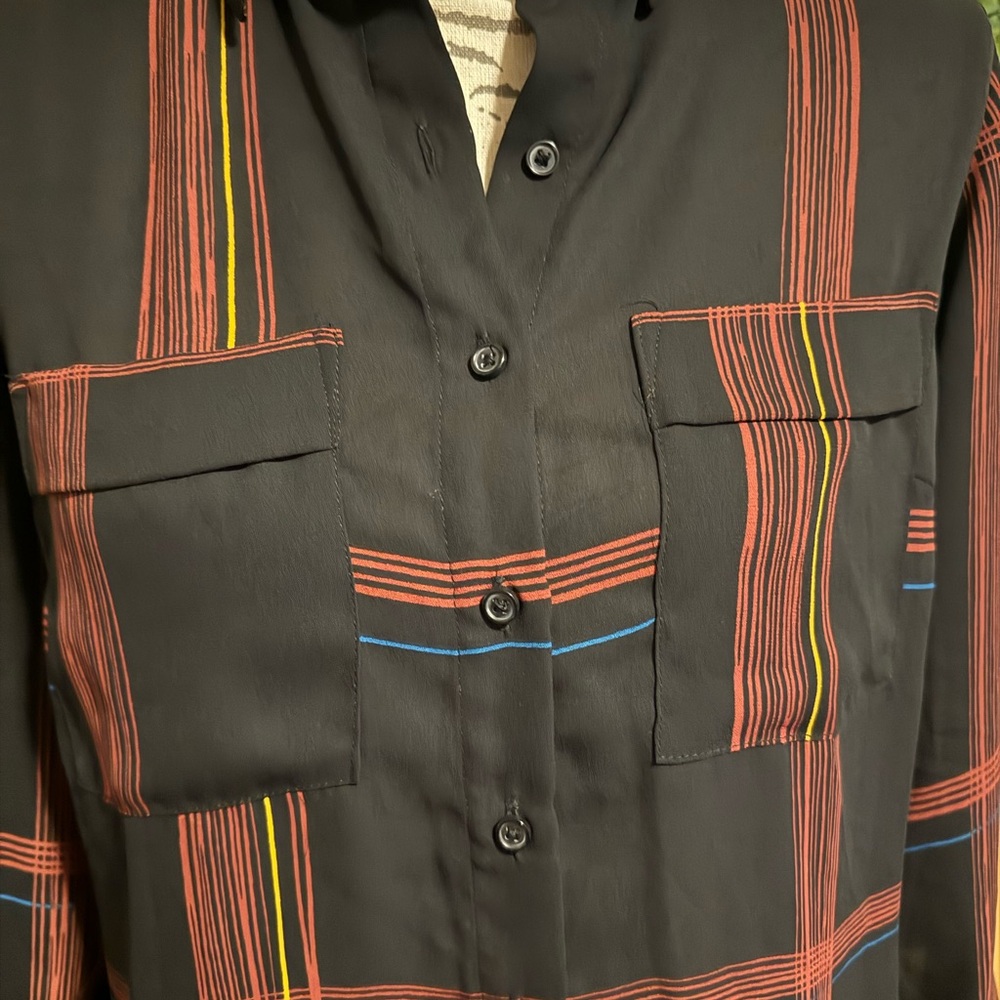 Fun pattern button up blouse - Picture 2 of 7